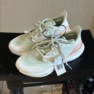 NWT adidas Mint Green and Blush Pink adidas pure boost 5